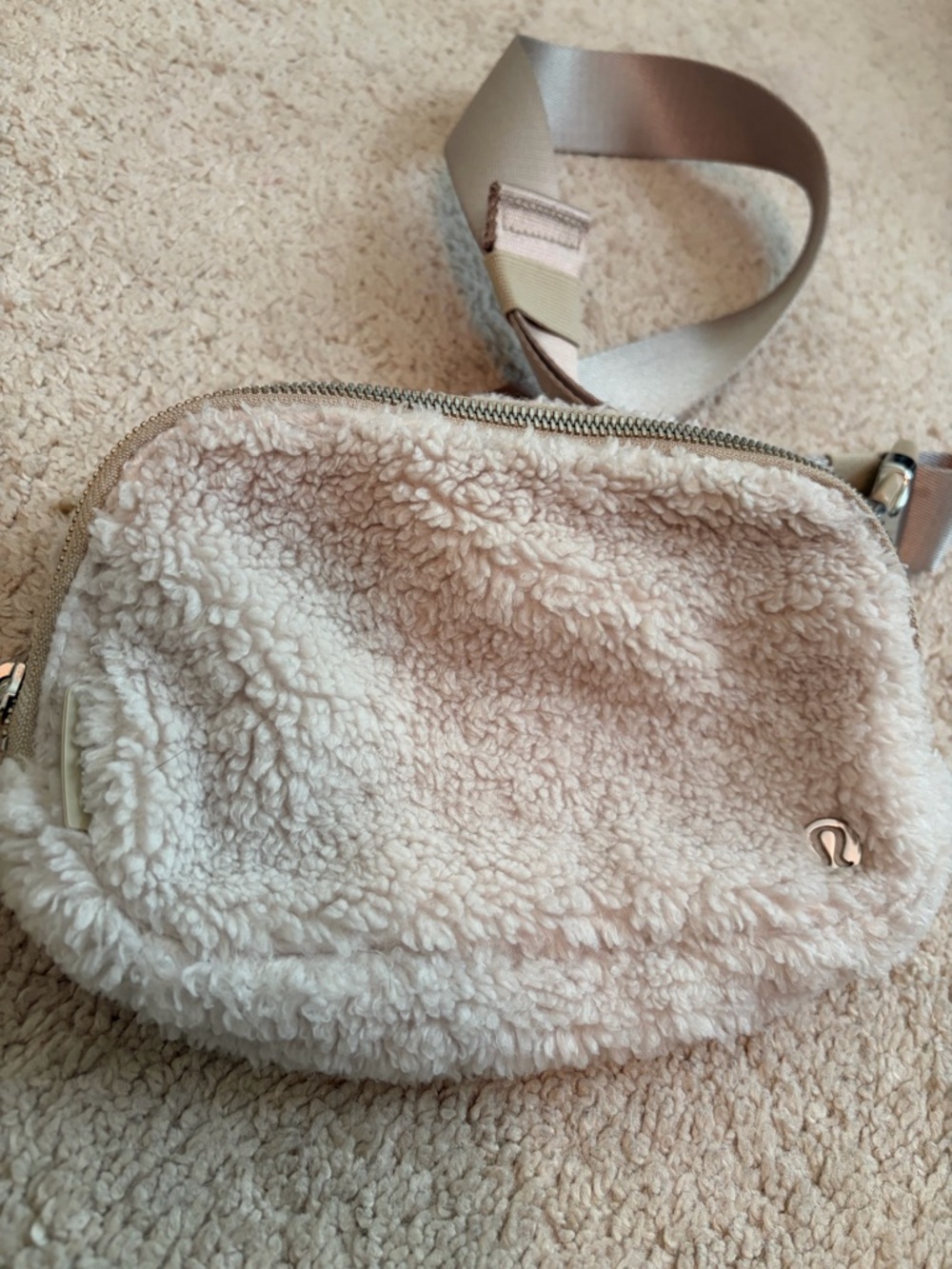 Lululemon Sherpa Crossbody Beige Cream Belt Bag 8x6" Fanny Pack - Picture 2 of 8